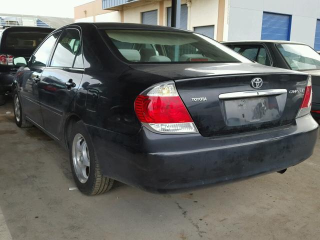 4T1BE32K75U588064 - 2005 TOYOTA CAMRY LE შავი ფოტო 3