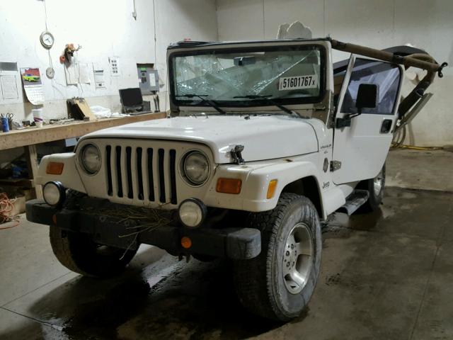 1J4FA59S0YP739231 - 2000 JEEP WRANGLER / WHITE photo 2