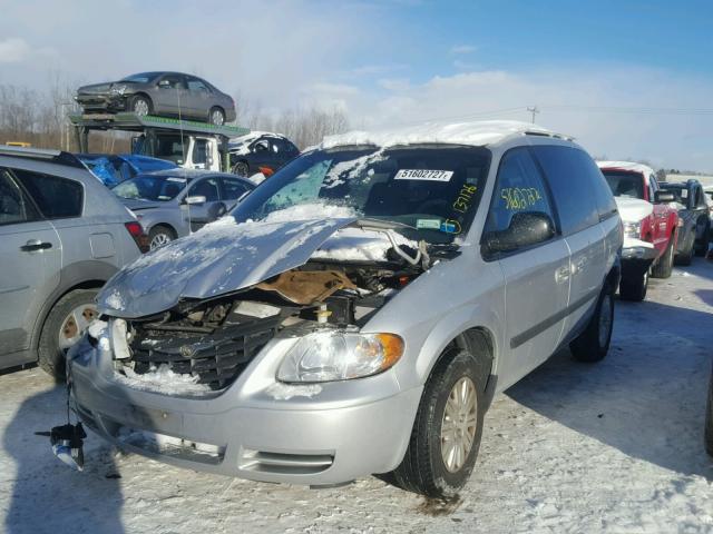 1C4GP45RX5B175263 - 2005 CHRYSLER TOWN & COU GRAY photo 2