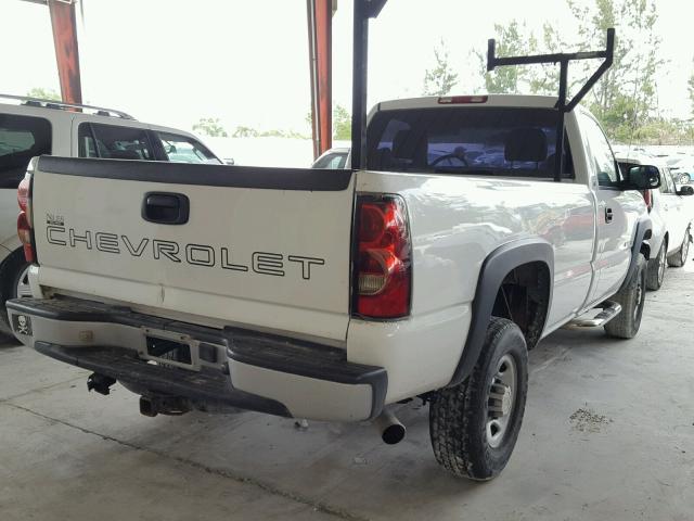 1GCHC24U35E311371 - 2005 CHEVROLET SILVERADO WHITE photo 4