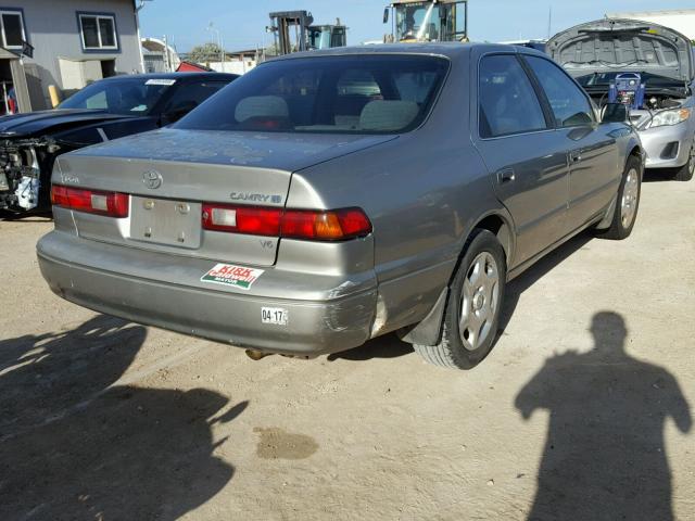 JT2BF22K2W0127075 - 1998 TOYOTA CAMRY CE GRAY photo 4