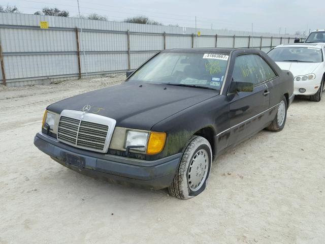 WDBEA51D1NB630928 - 1992 MERCEDES-BENZ 300 CE BLACK photo 2