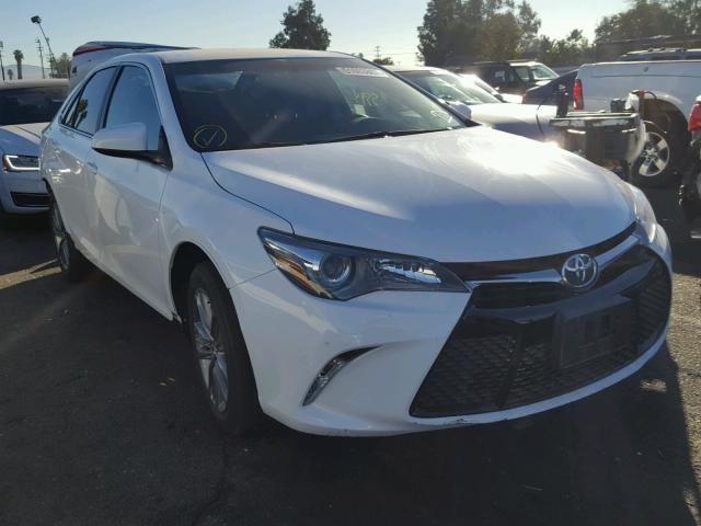 4T1BF1FK5HU730184 - 2017 TOYOTA CAMRY LE თეთრი ფოტო 1