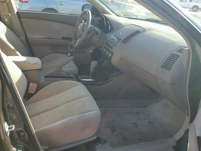 1N4AL11D85C186241 - 2005 NISSAN ALTIMA S GRAY photo 5