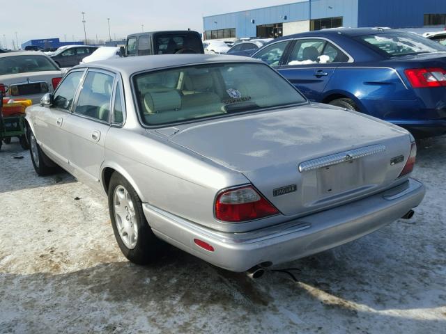 SAJDA14CX3LF57028 - 2003 JAGUAR XJ8 SILVER photo 3