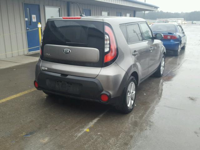 KNDJN2A21F7166576 - 2015 KIA SOUL GRAY photo 4