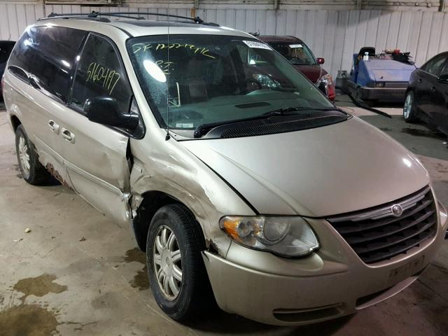 2C4GP54L75R281416 - 2005 CHRYSLER TOWN & COU GOLD photo 1