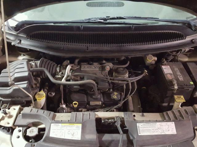 2C4GP54L75R281416 - 2005 CHRYSLER TOWN & COU GOLD photo 7