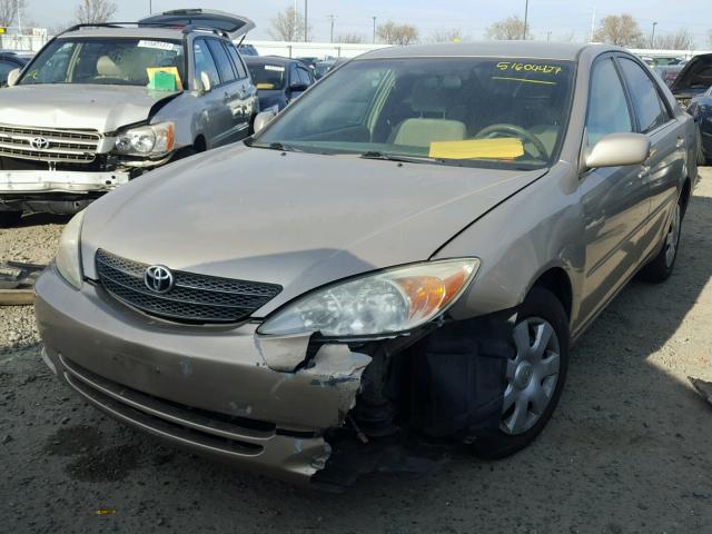 4T1BE32K83U690096 - 2003 TOYOTA CAMRY LE GOLD photo 2