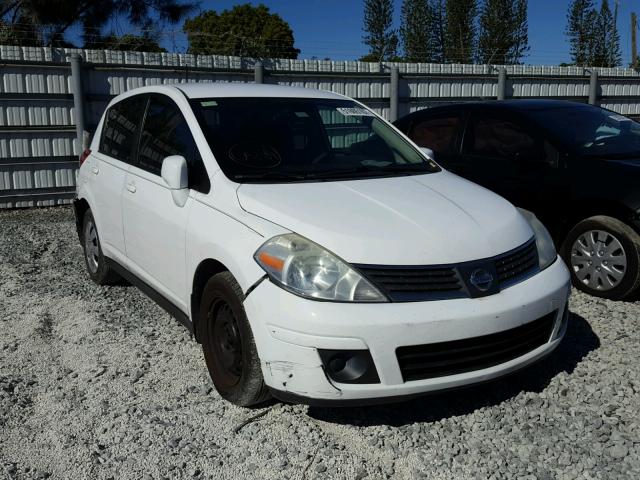 3N1BC13E28L433933 - 2008 NISSAN VERSA S WHITE photo 1