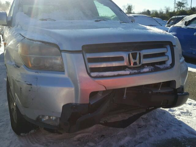 2HKYF18516H514619 - 2006 HONDA PILOT EX SILVER photo 9