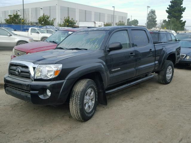 3TMKU72N79M020562 - 2009 TOYOTA TACOMA DOU BLACK photo 2