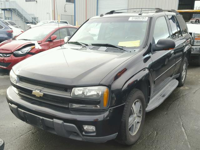 1GNDT13S452281931 - 2005 CHEVROLET TRAILBLAZE BLACK photo 2