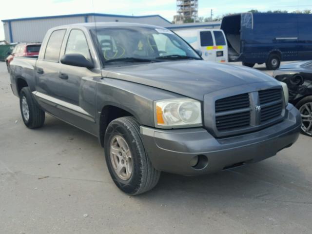 1D7HE48N16S588859 - 2006 DODGE DAKOTA QUA GRAY photo 1