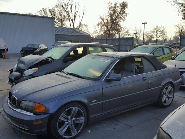 WBABS53411JU82789 - 2001 BMW 330 CI GRAY photo 2