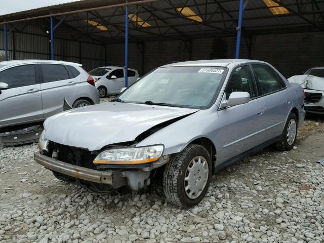 3HGCG56472G708827 - 2002 HONDA ACCORD LX GRAY photo 2