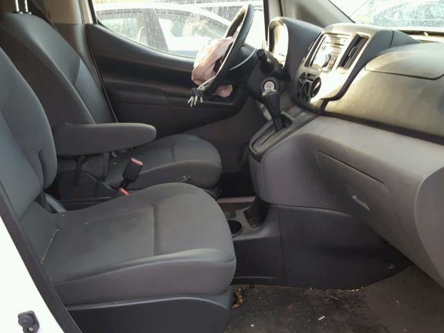 3N63M0YN7FK713056 - 2015 CHEVROLET CITY EXPRE YELLOW photo 5