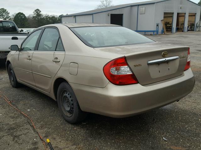 4T1BE32K02U067621 - 2002 TOYOTA CAMRY LE GOLD photo 3