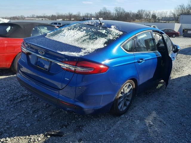 3FA6P0H7XHR394891 - 2017 FORD FUSION SE BLUE photo 4