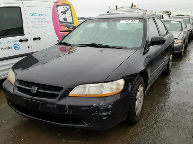 1HGCG5644WA167059 - 1998 HONDA ACCORD LX BLACK photo 2