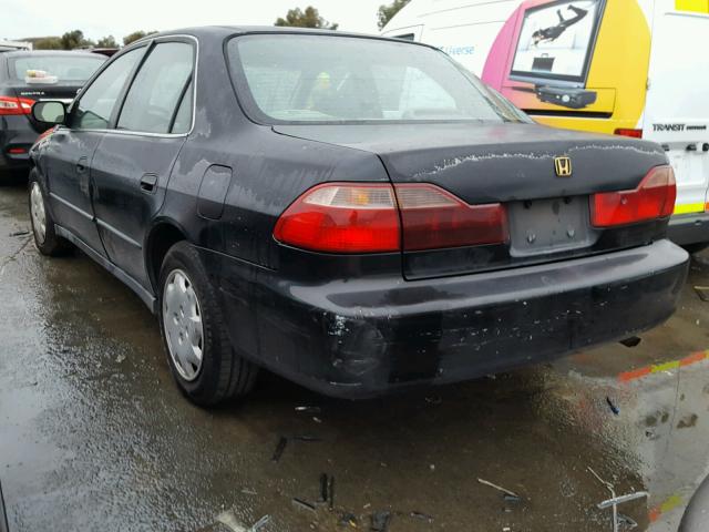 1HGCG5644WA167059 - 1998 HONDA ACCORD LX BLACK photo 3