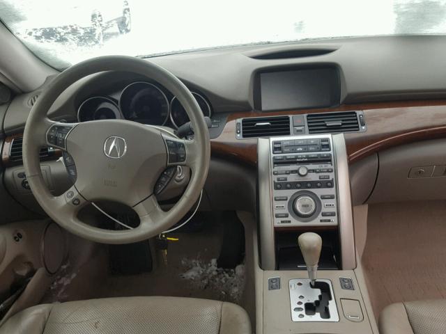 JH4KB16618C002031 - 2008 ACURA RL SILVER photo 9