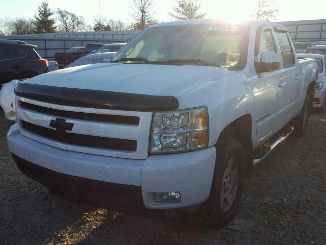 3GCEK13M37G544602 - 2007 CHEVROLET SILVERADO WHITE photo 2