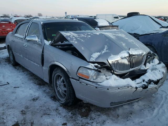 1LNHM81WX3Y700683 - 2003 LINCOLN TOWN CAR E SILVER photo 1