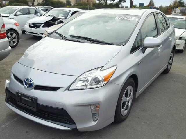 JTDKN3DU9F0455964 - 2015 TOYOTA PRIUS SILVER photo 2