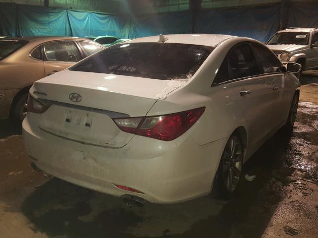 5NPEC4AC2BH115864 - 2011 HYUNDAI SONATA SE WHITE photo 4