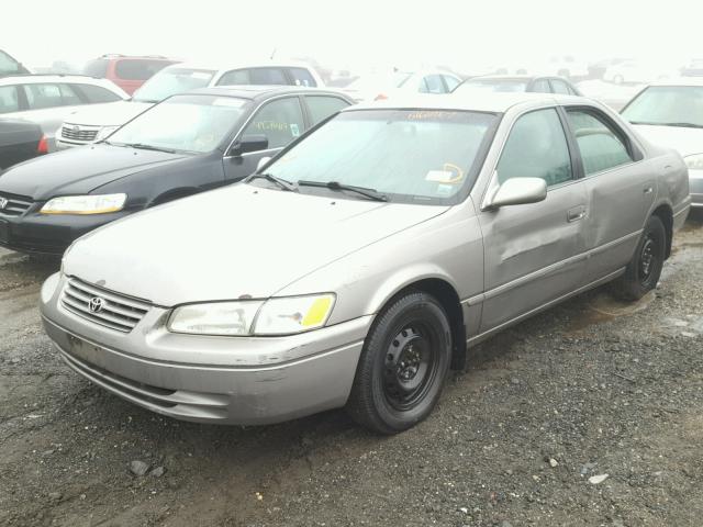 4T1BG22K6XU532608 - 1999 TOYOTA CAMRY CE GRAY photo 2