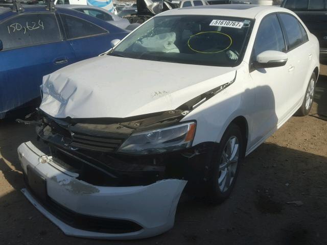 3VWDZ7AJ4BM386152 - 2011 VOLKSWAGEN JETTA SE WHITE photo 2