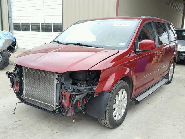 2C4RC1BG8DR786334 - 2013 CHRYSLER TOWN & COU RED photo 2