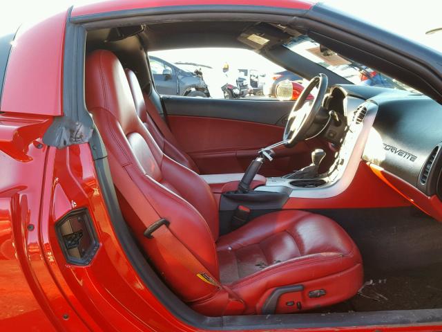 1G1YY24U455114378 - 2005 CHEVROLET CORVETTE RED photo 5