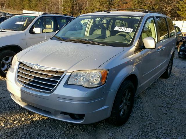 2A8HR54P98R844108 - 2008 CHRYSLER TOWN & COU SILVER photo 2