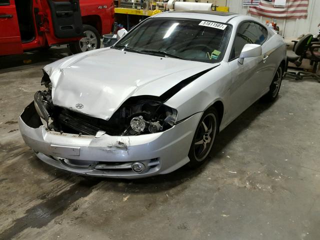 KMHHN65F44U118180 - 2004 HYUNDAI TIBURON GT SILVER photo 2