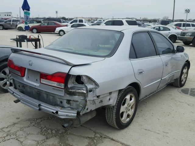 1HGCG164X2A013006 - 2002 HONDA ACCORD LX SILVER photo 4