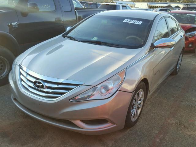 5NPEB4AC1BH042599 - 2011 HYUNDAI SONATA GLS GOLD photo 2