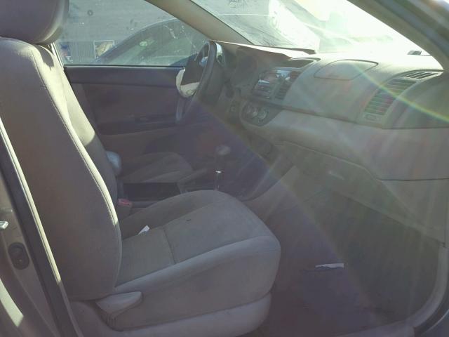 4T1BE32K35U591737 - 2005 TOYOTA CAMRY LE GRAY photo 5