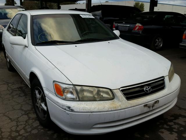 4T1BG22K31U827320 - 2001 TOYOTA CAMRY CE WHITE photo 1