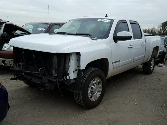 1GCHC23608F141083 - 2008 CHEVROLET SILVERADO WHITE photo 2