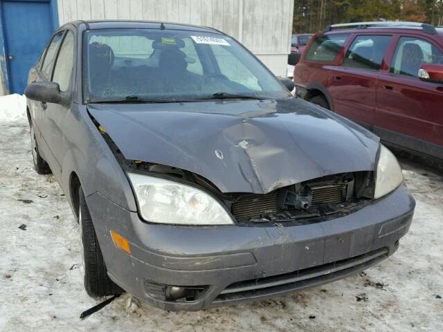 1FAFP34N15W193928 - 2005 FORD FOCUS ZX4 GRAY photo 1