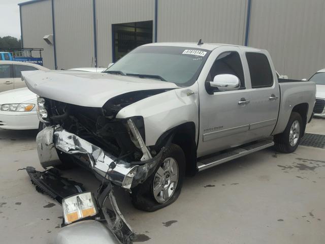 3GCXCUEJ8AG188987 - 2010 CHEVROLET SILVERADO SILVER photo 2