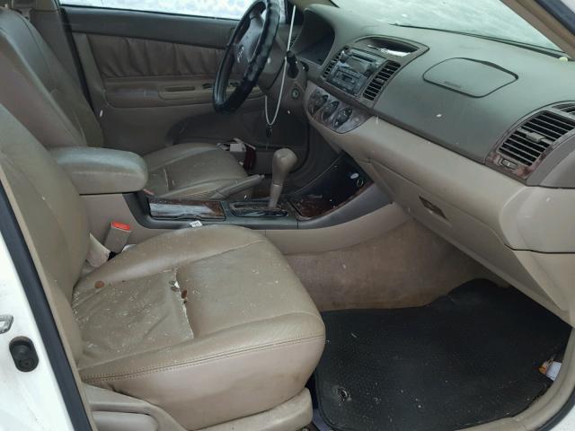 4T1BF32K22U030289 - 2002 TOYOTA CAMRY LE 白色 照片 5