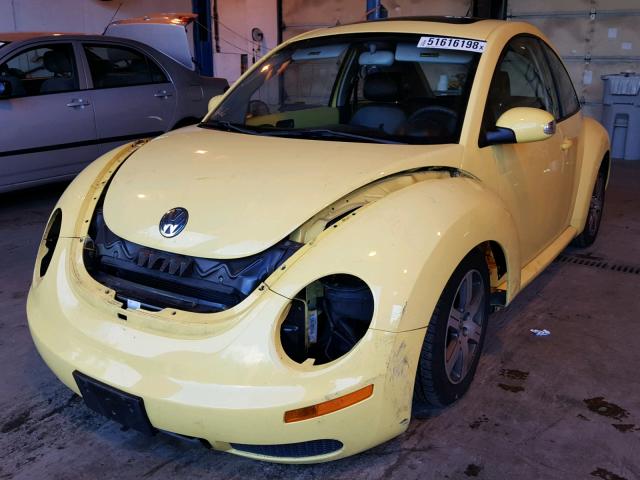 3VWRW31CX6M418701 - 2006 VOLKSWAGEN NEW BEETLE 黄色 照片 2