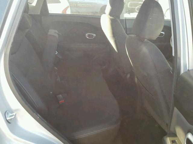 KNDJN2A29E7742932 - 2014 KIA SOUL SILVER photo 6