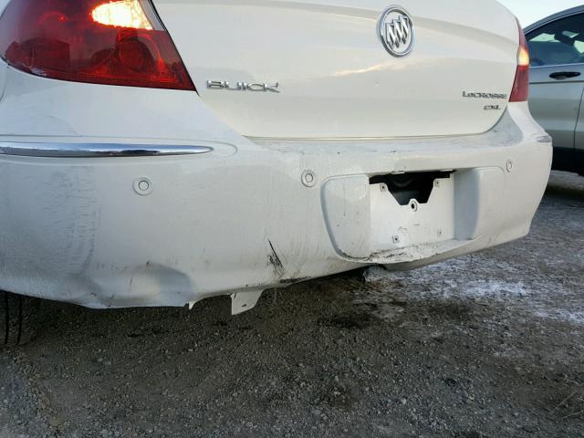 2G4WD582181371830 - 2008 BUICK LACROSSE C WHITE photo 9