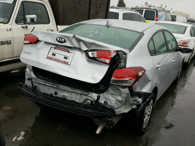 3KPFK4A78HE014027 - 2017 KIA FORTE LX SILVER photo 4