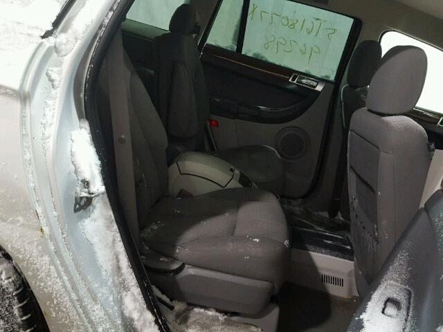 2A8GF68X78R108529 - 2008 CHRYSLER PACIFICA T SILVER photo 6