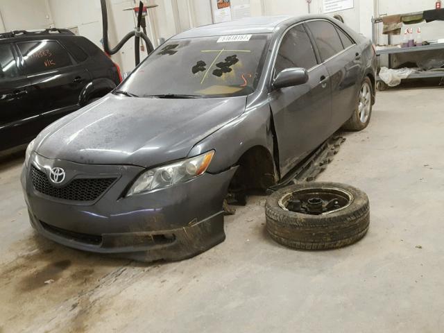 4T1BK46K97U022516 - 2007 TOYOTA CAMRY NEW GRAY photo 2